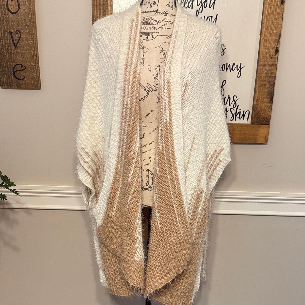 Francesca's Collections Cream and Tan Fuzzy Knit Shawl